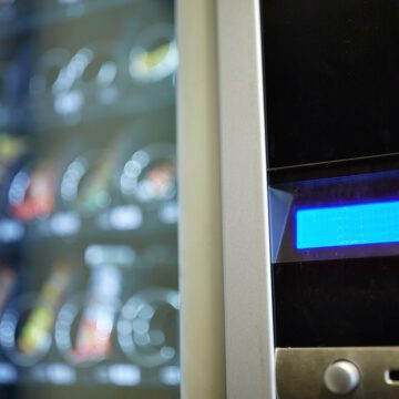 Czy automaty vendingowe powinny być umieszczane w szkołach?